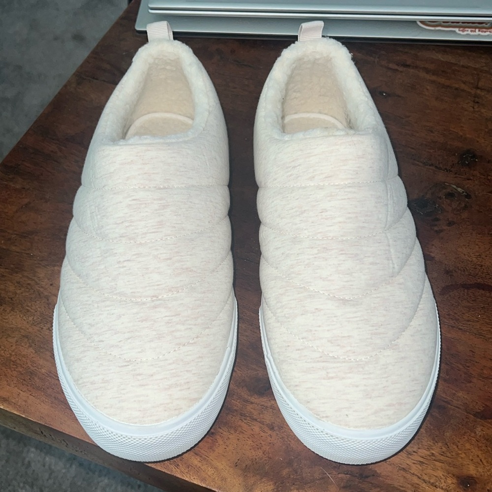 HURLEY cream fabric Slip-on Sneaker, loafers, new , sz 9